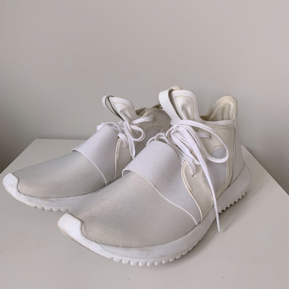 👟 ADIDAS TUBULAR WOMENS RUNNING SHOE (size 8.5) 👟